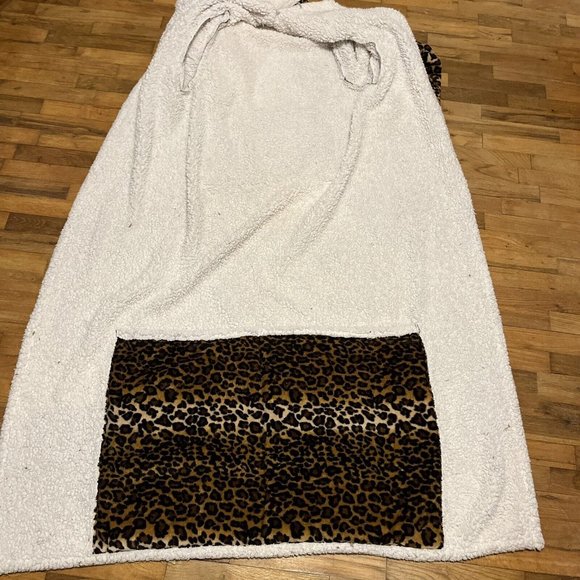 Touchat Wearable Blanket Adult Women Men Animal Print Floor Length Winter Cozy - Picture 3 of 4